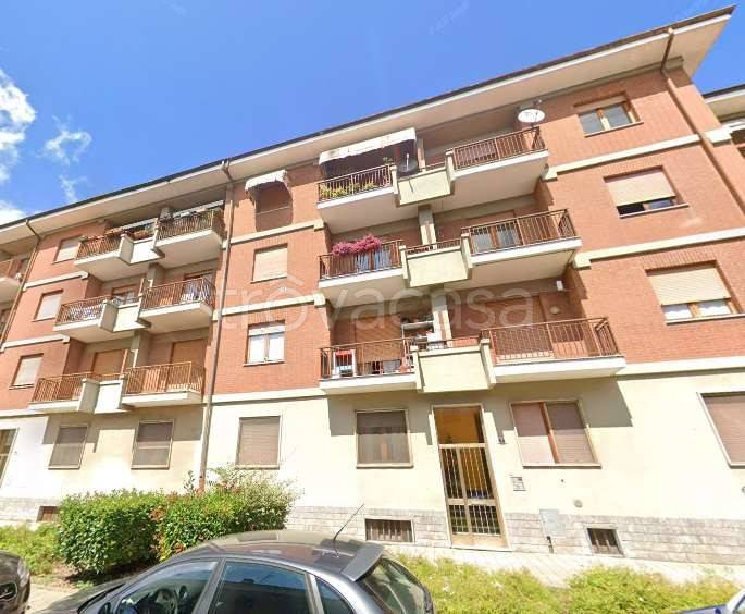 appartamento in vendita a Bra in zona Piumati