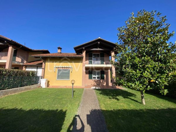 casa indipendente in vendita a Bra