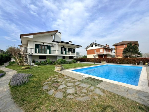 casa indipendente in vendita a Bra