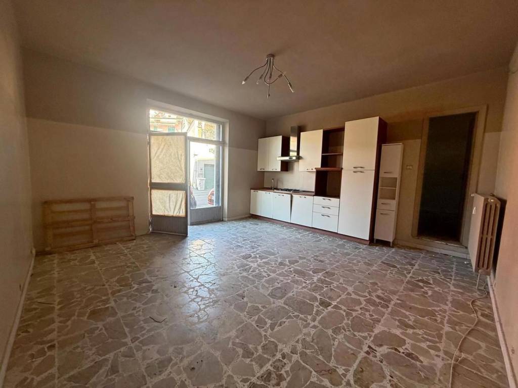 negozio in vendita a Bra