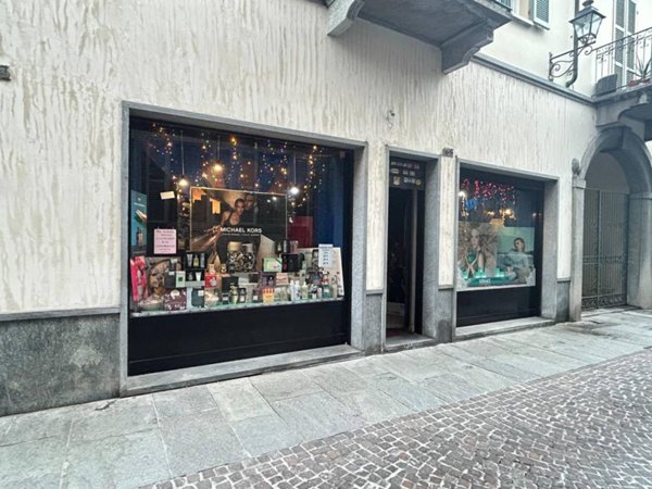 negozio in vendita a Bra