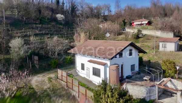 casa indipendente in vendita a Bra in zona San Matteo