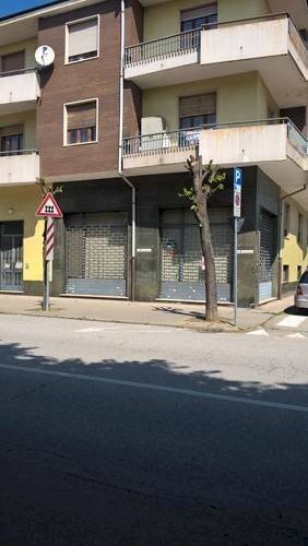 locale di sgombero in vendita a Bra