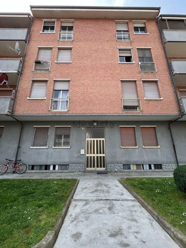 appartamento in vendita a Bra in zona Piumati