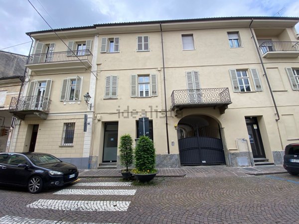 negozio in vendita a Bra