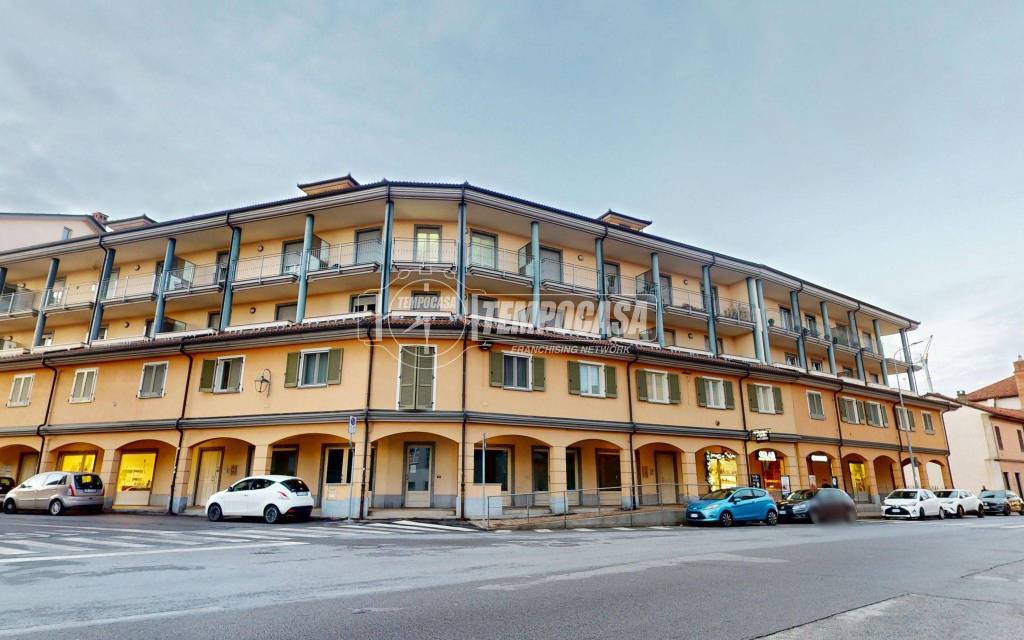 appartamento in vendita a Bra in zona Piumati