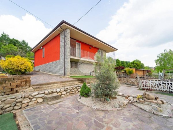 casa indipendente in vendita a Bra in zona Bandito