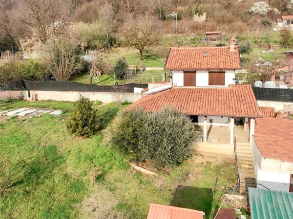 casa indipendente in vendita a Bra in zona Bandito