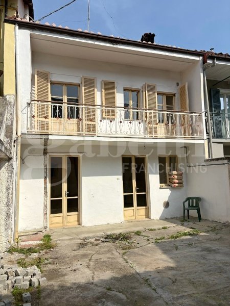 casa indipendente in vendita a Bra