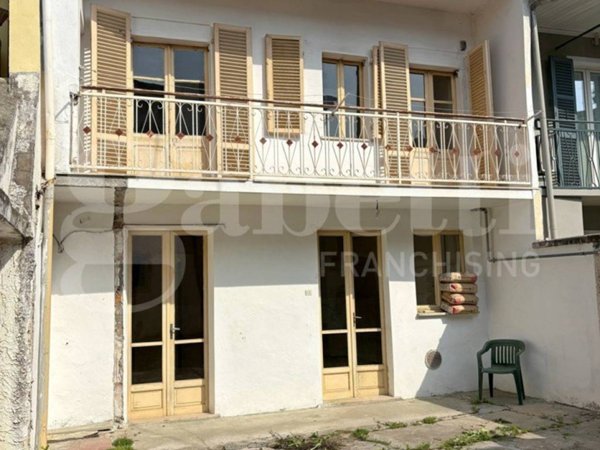 casa indipendente in vendita a Bra