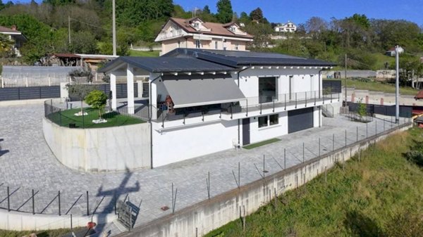 casa indipendente in vendita a Bra
