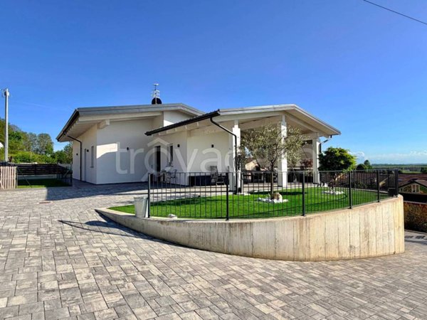casa indipendente in vendita a Bra in zona San Matteo
