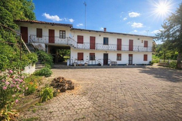casa indipendente in vendita a Bra