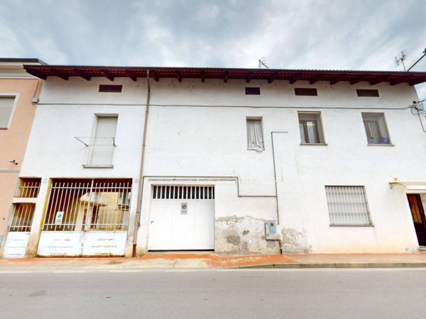 casa indipendente in vendita a Bra