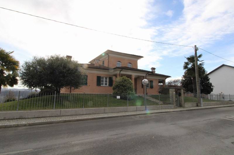 casa indipendente in vendita a Bra