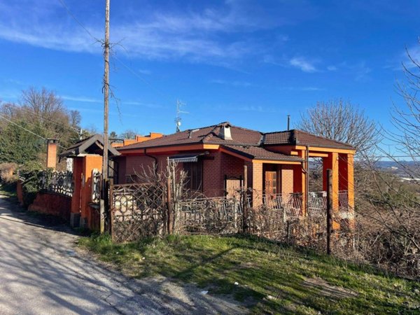 casa indipendente in vendita a Bra in zona San Michele