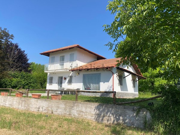 casa indipendente in vendita a Bra
