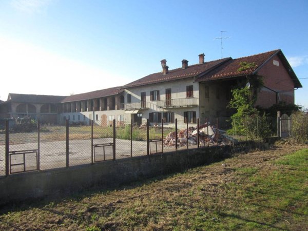 terreno agricolo in vendita a Bra in zona Falchetto