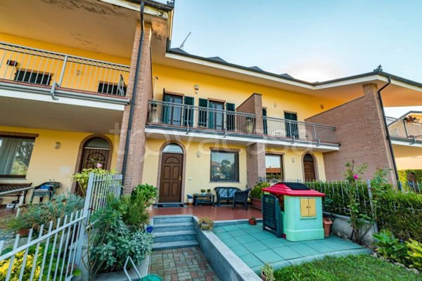 casa indipendente in vendita a Bra