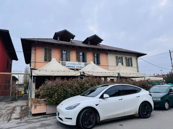 casa indipendente in vendita a Bra in zona Pollenzo