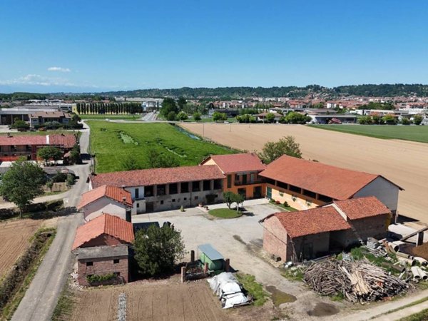 casa indipendente in vendita a Bra