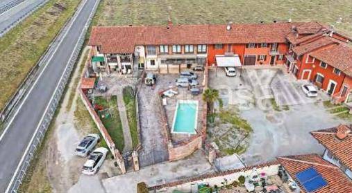 casa indipendente in vendita a Bra in zona Falchetto
