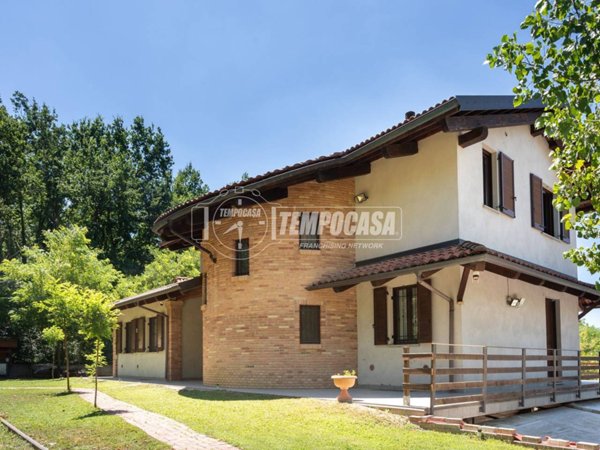 casa indipendente in vendita a Bra