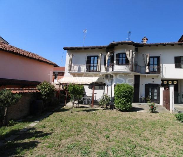 casa indipendente in vendita a Bra