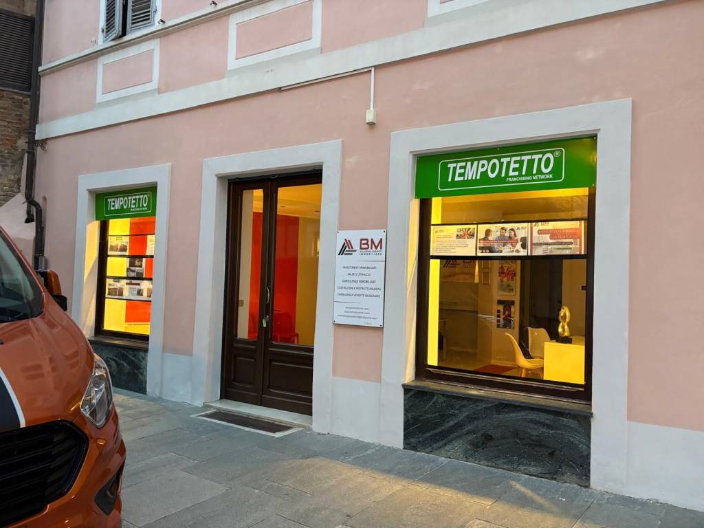 negozio in vendita a Bra