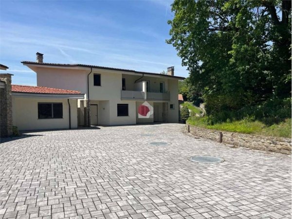 casa indipendente in vendita a Bra in zona San Matteo