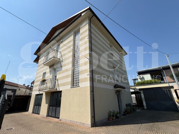 appartamento in vendita a Bra in zona Piumati