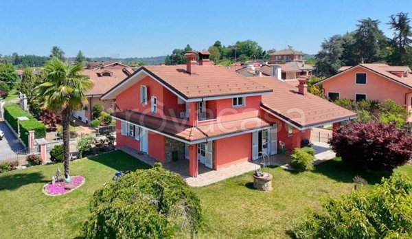 casa indipendente in vendita a Bra in zona San Michele