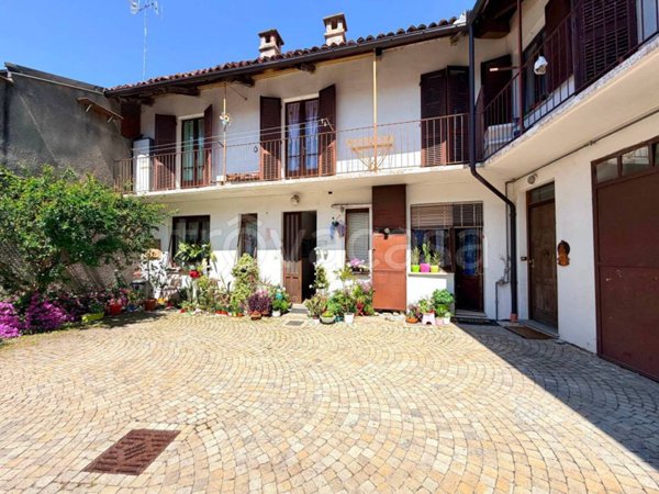 casa indipendente in vendita a Bra