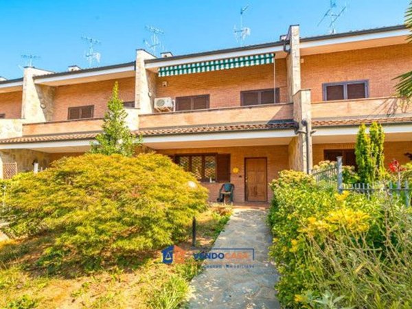 casa indipendente in vendita a Bra