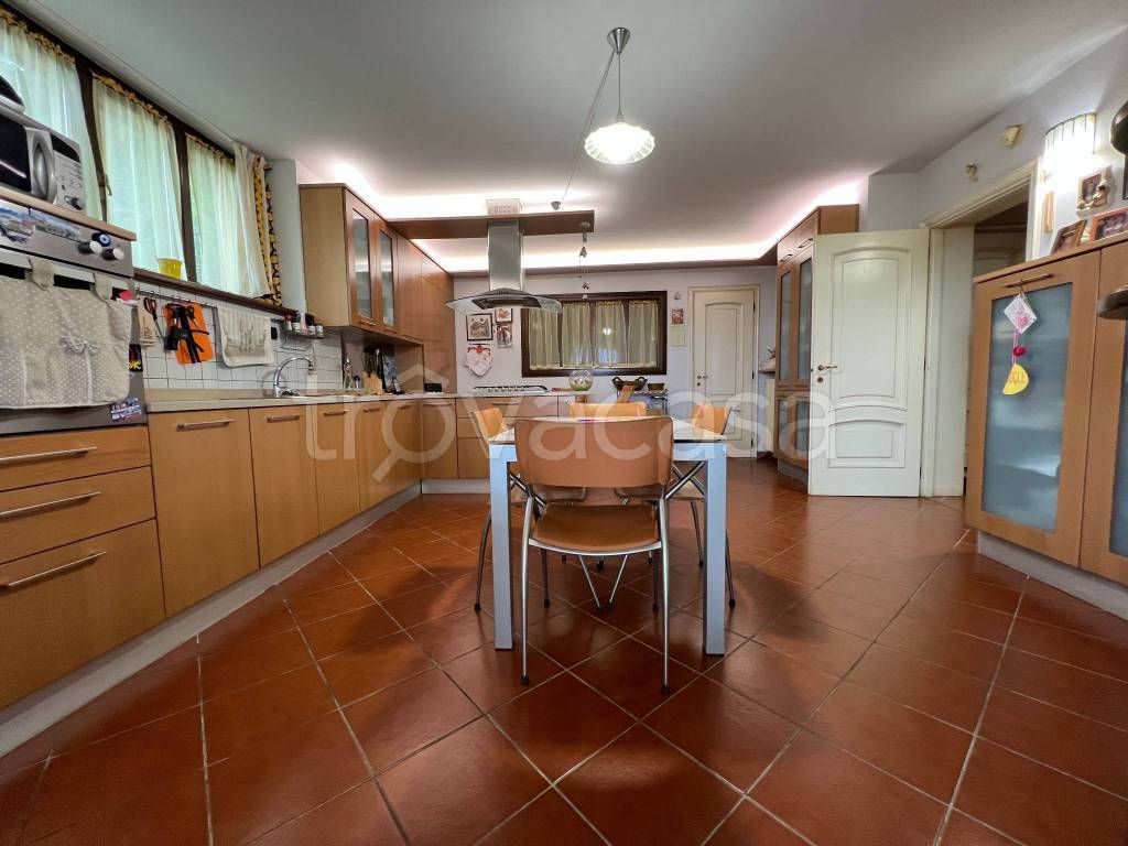 casa indipendente in vendita a Bra