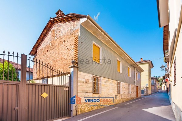 casa indipendente in vendita a Bra