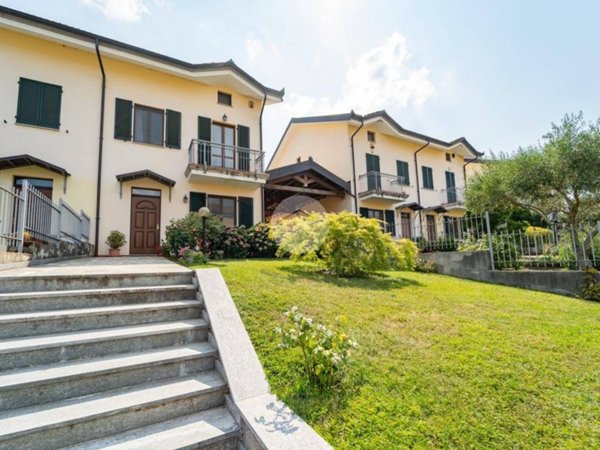casa indipendente in vendita a Bra in zona Falchetto