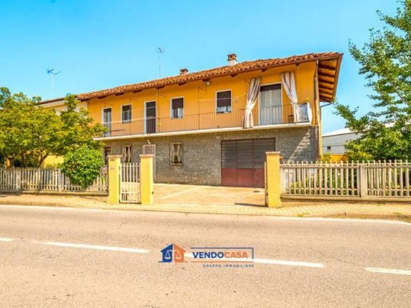 casa indipendente in vendita a Bra