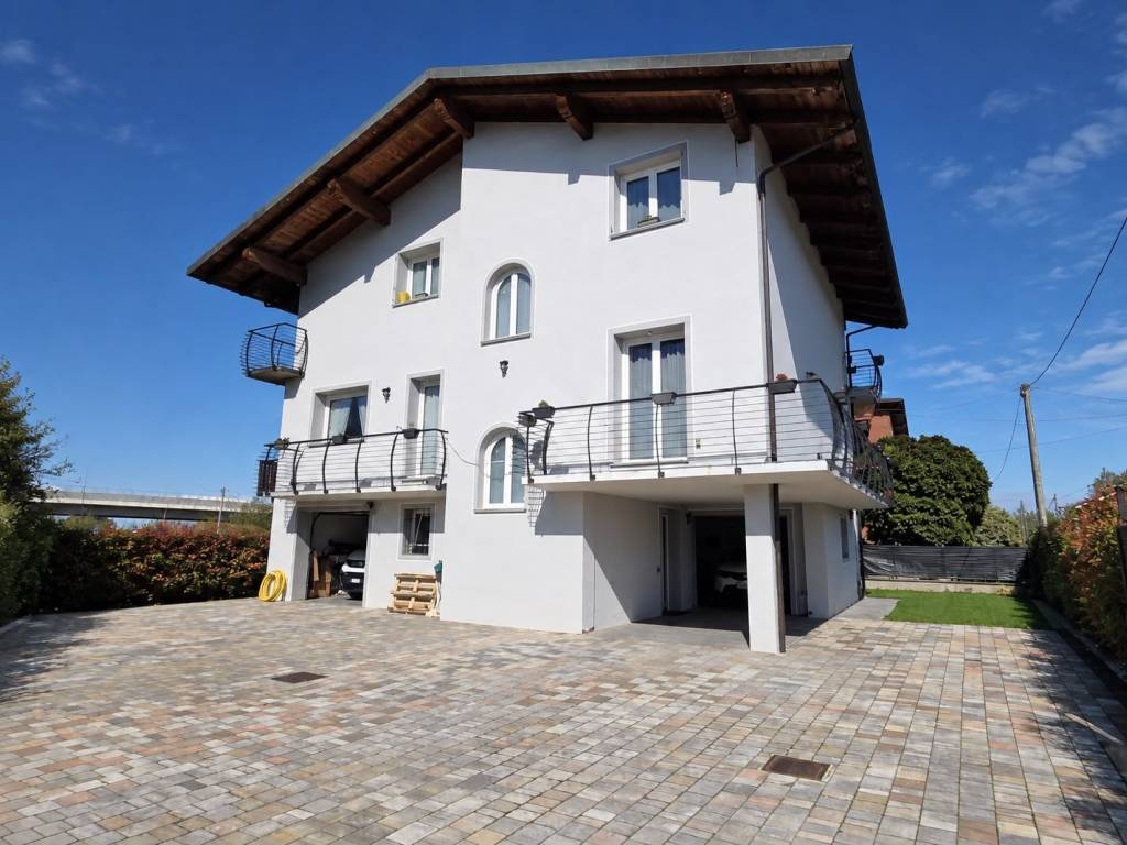 casa indipendente in vendita a Bra