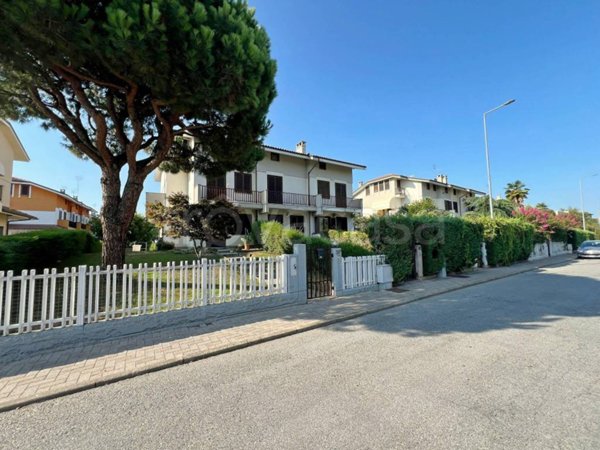 casa indipendente in vendita a Bra