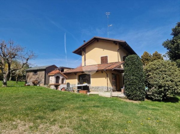 casa indipendente in vendita a Bra