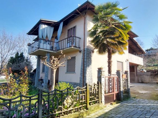 casa indipendente in vendita a Bra in zona San Michele