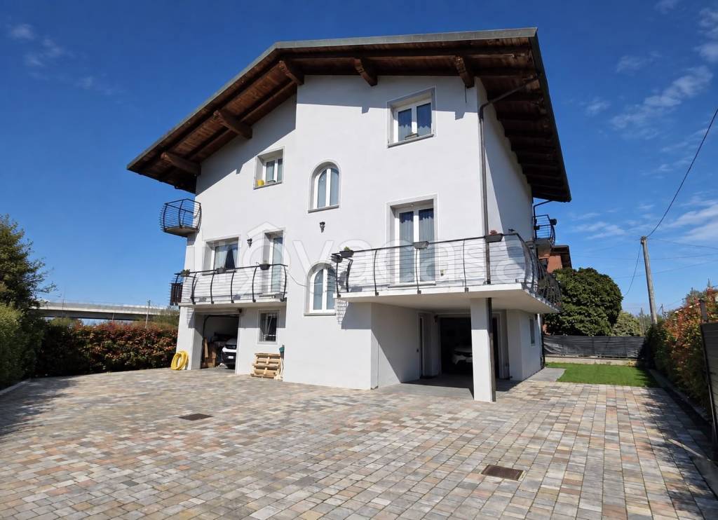 casa indipendente in vendita a Bra