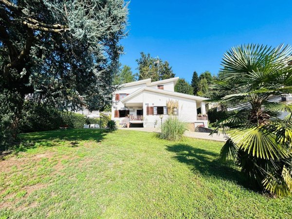 casa indipendente in vendita a Bra