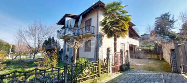 casa indipendente in vendita a Bra in zona San Michele