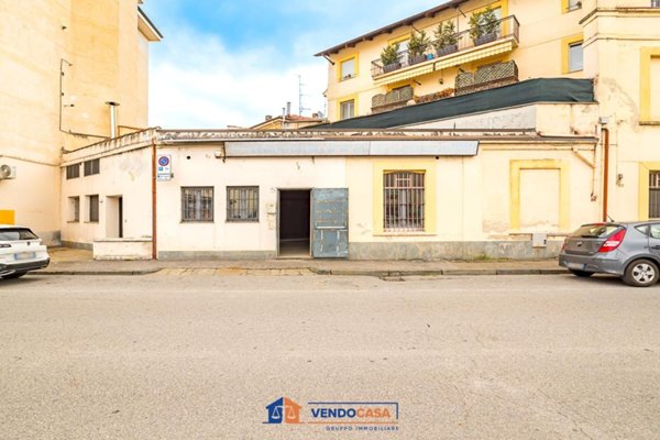 locale commerciale in vendita a Bra