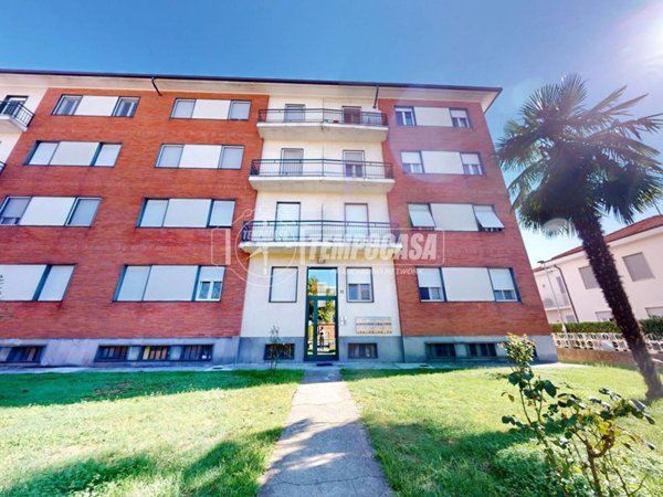 appartamento in vendita a Bra in zona Piumati