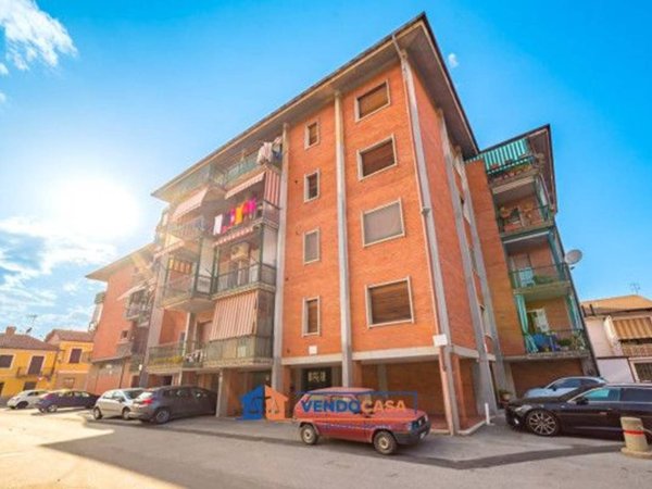 appartamento in vendita a Bra in zona Piumati
