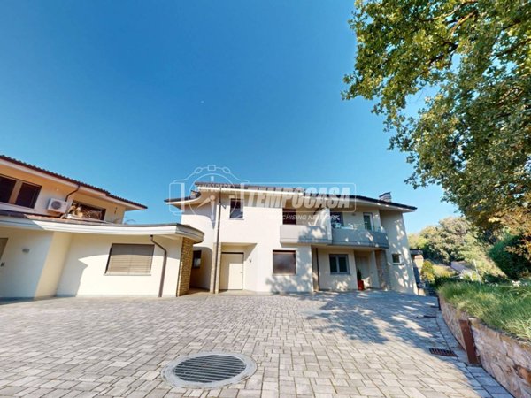 casa indipendente in vendita a Bra in zona San Matteo