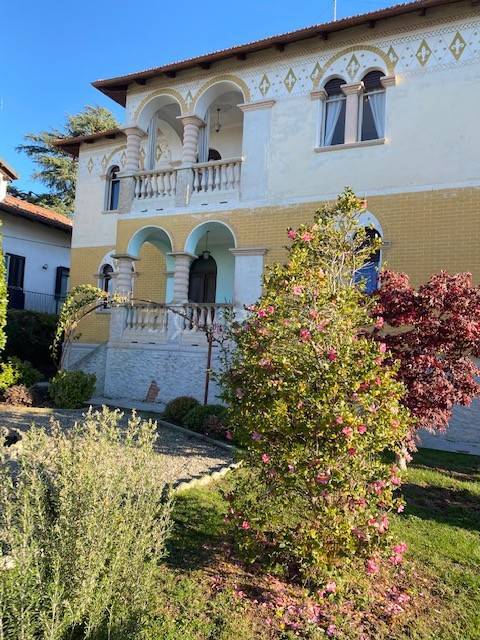 casa indipendente in vendita a Bra